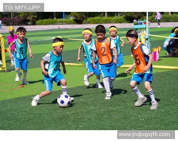 足球明星的女儿闪耀绿茵场背后她的成长故事与梦想追逐